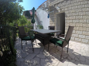 Отель Apartman Kalajžić  Омиш